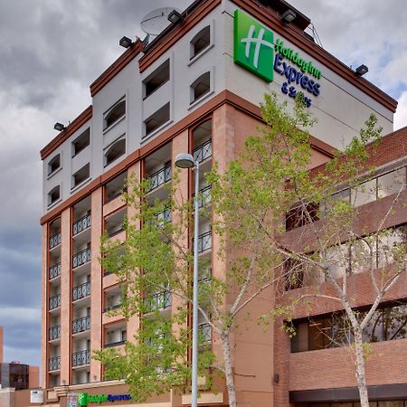 Holiday Inn Express And Suites Calgary By Ihg Εξωτερικό φωτογραφία