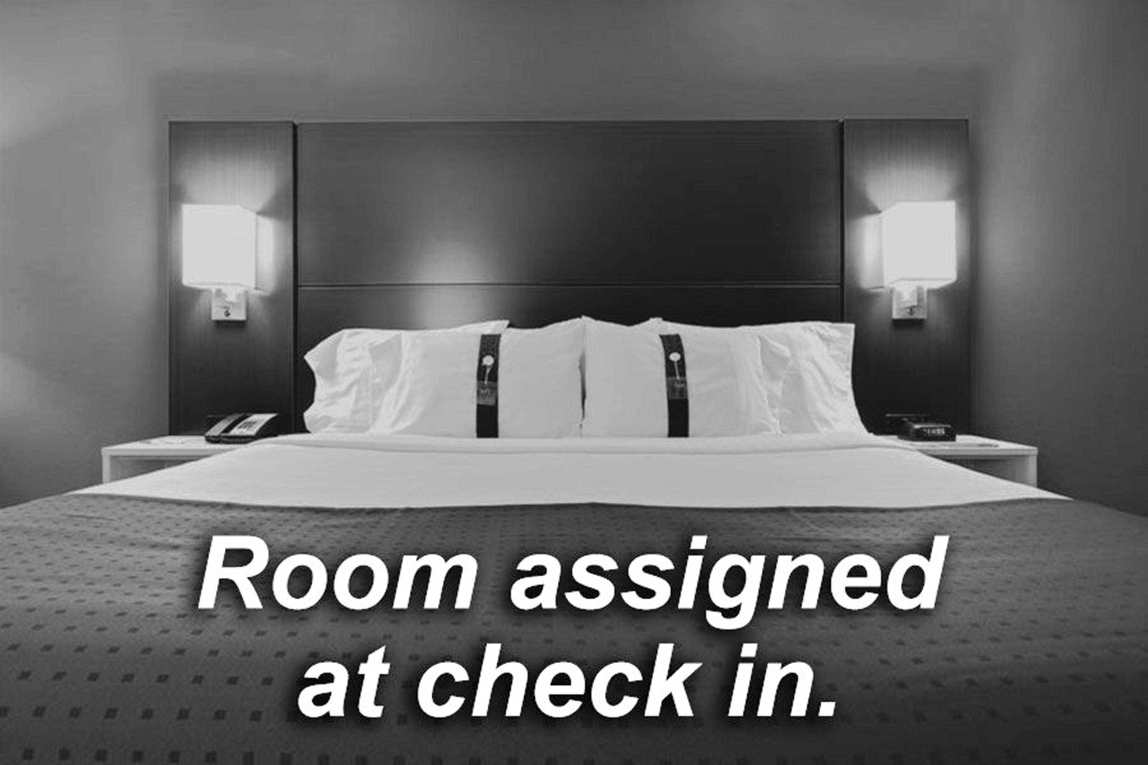 Holiday Inn Express And Suites Calgary By Ihg Εξωτερικό φωτογραφία