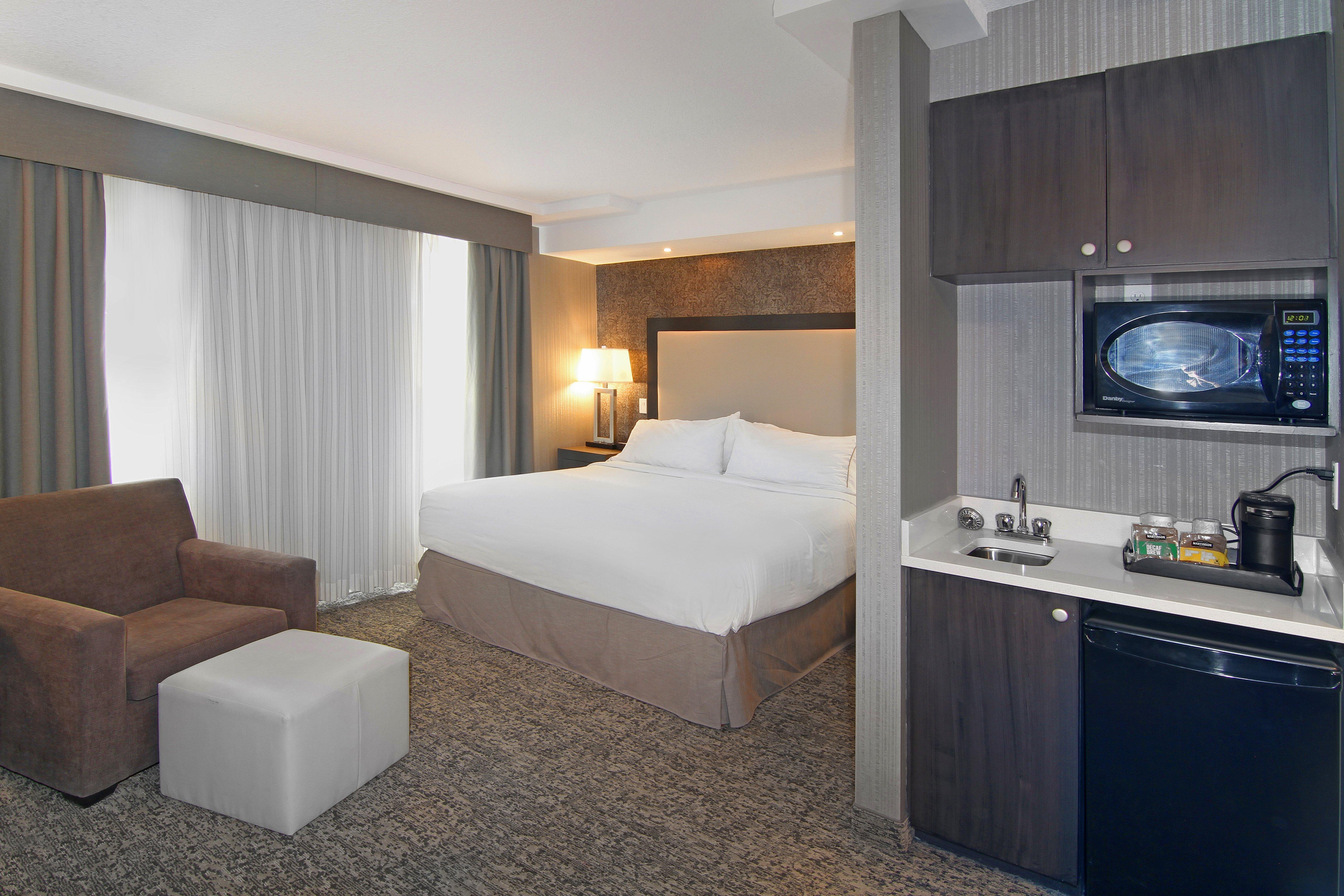 Holiday Inn Express And Suites Calgary By Ihg Εξωτερικό φωτογραφία