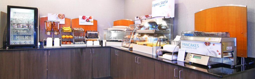 Holiday Inn Express And Suites Calgary By Ihg Εξωτερικό φωτογραφία