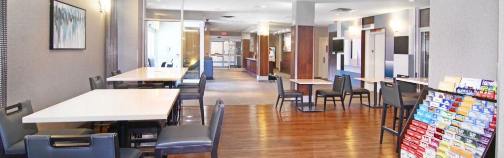 Holiday Inn Express And Suites Calgary By Ihg Εξωτερικό φωτογραφία
