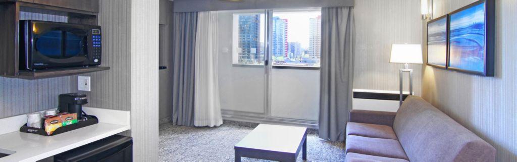 Holiday Inn Express And Suites Calgary By Ihg Εξωτερικό φωτογραφία