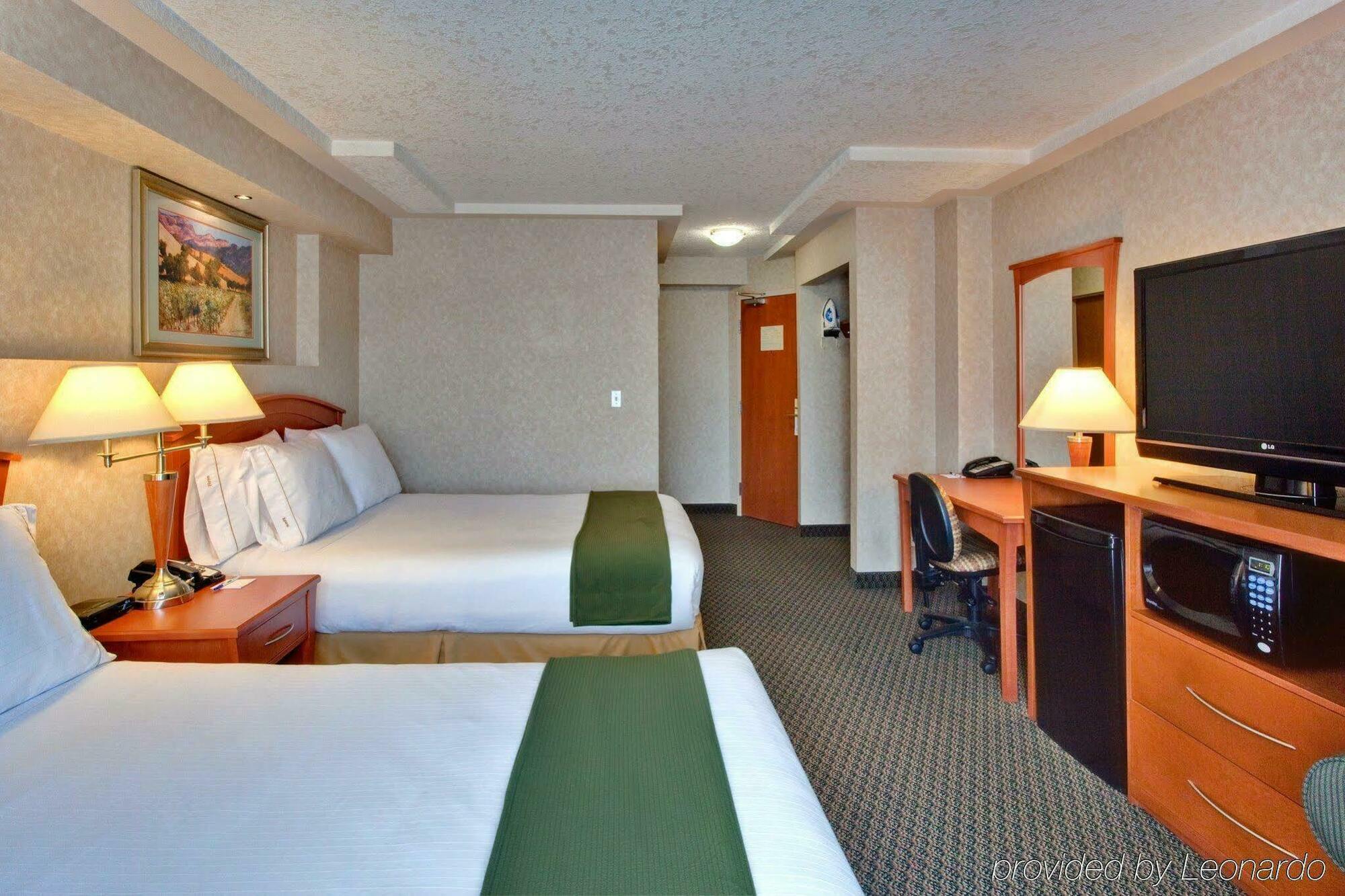 Holiday Inn Express And Suites Calgary By Ihg Εξωτερικό φωτογραφία